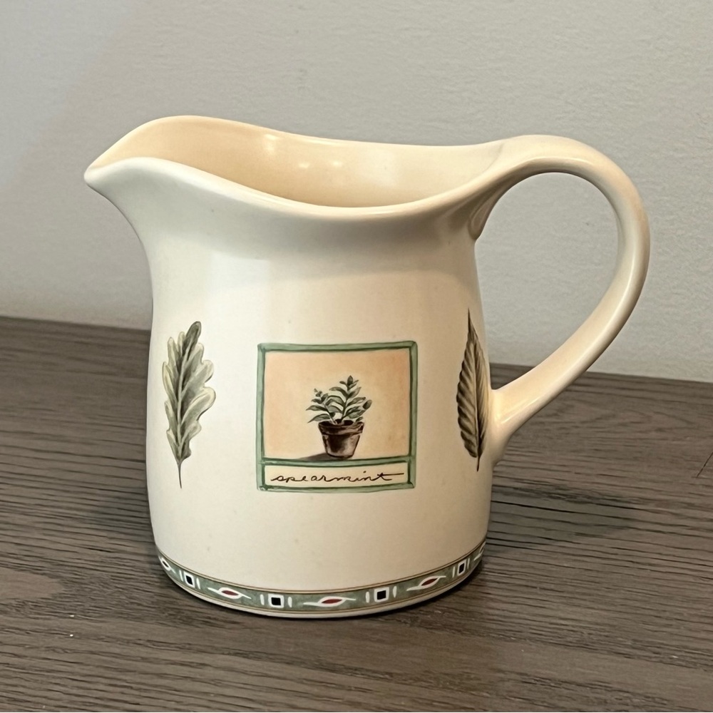 Pfaltzgraff Naturewood Creamer